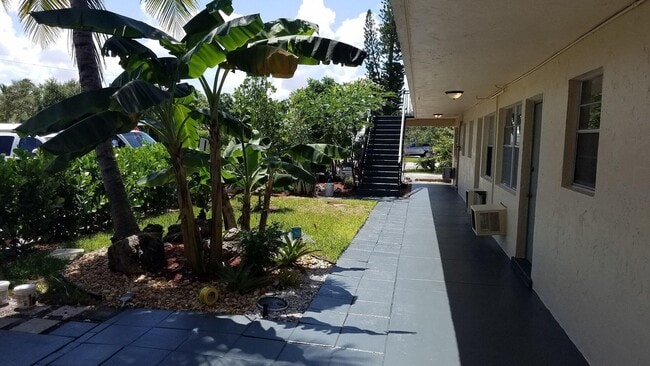 Foto del edificio - 620 S Broadway