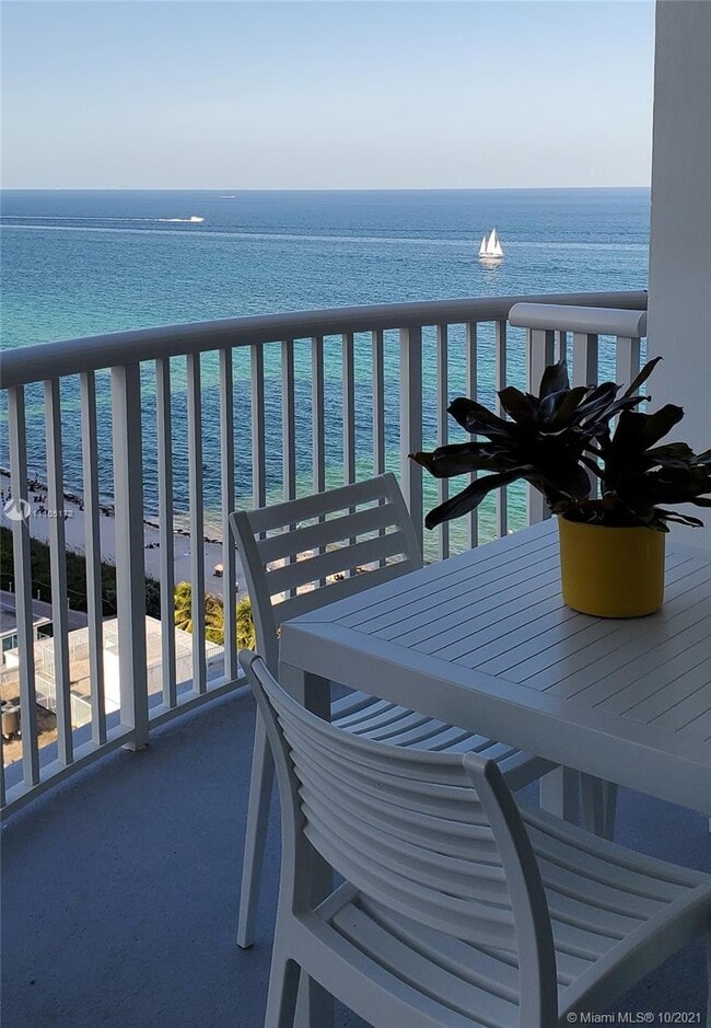 Building Photo - 5401 Collins Ave