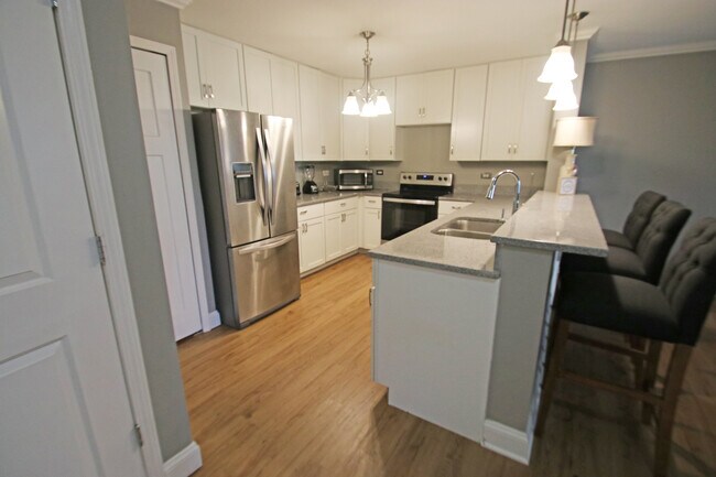 Building Photo - 1613 Silverstone Dr