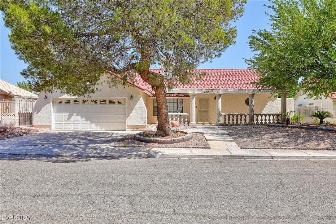 Foto principal - 6442 W Mesa Vista Ave