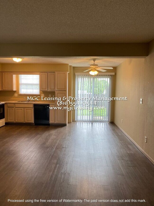Foto del edificio - South Garden Townhomes