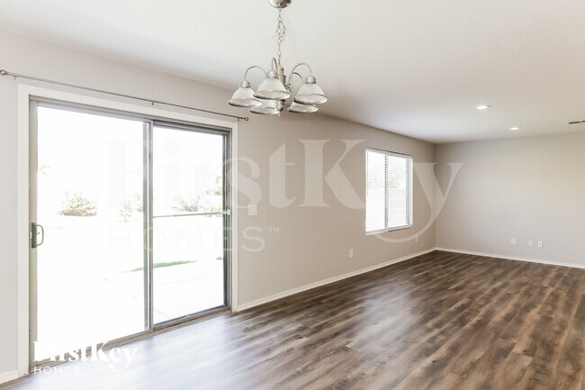 Foto del edificio - 5570 E Flowing Spring