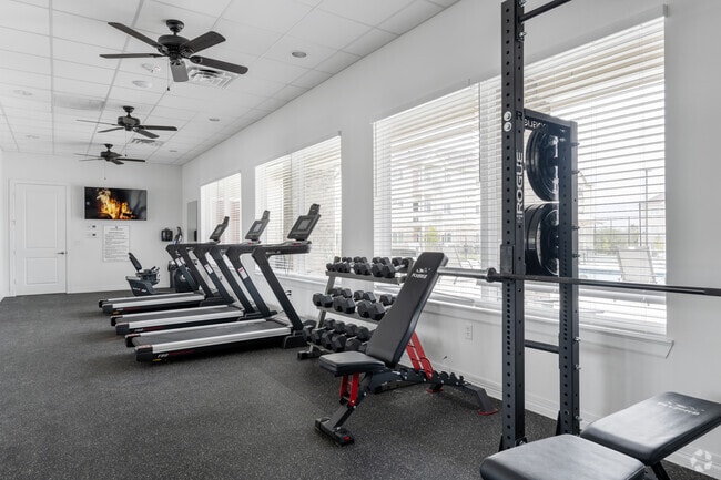 Fitness Center - The Crossroads at Belton Apartments