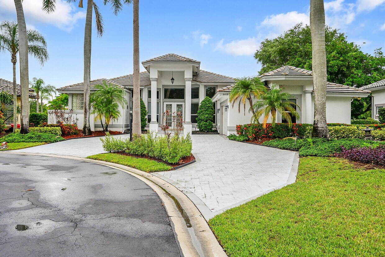 Primary Photo - 6419 NW 99th Dr