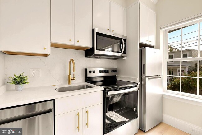 Foto del edificio - 3542 T St NW