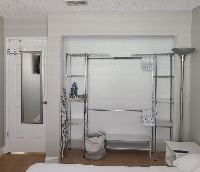 Building Photo - 460 Century Cross Ct