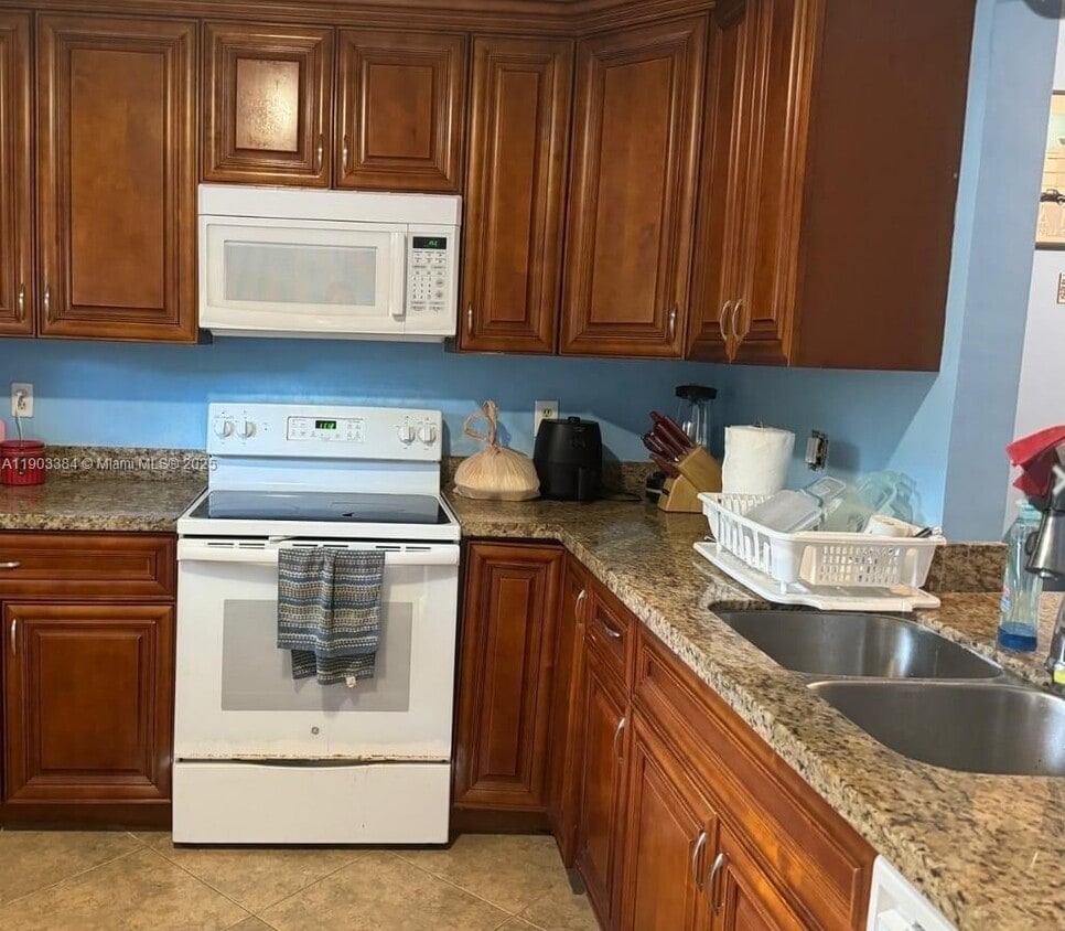 Foto principal - 4321 NW 9th Ave