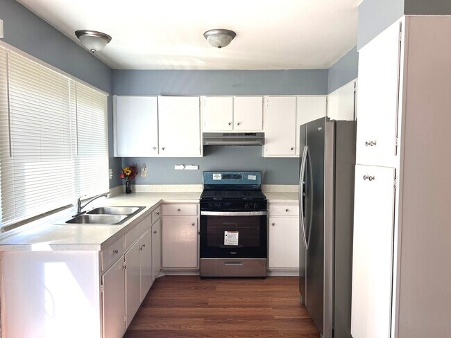 Foto del edificio - 124 Somerset Ln