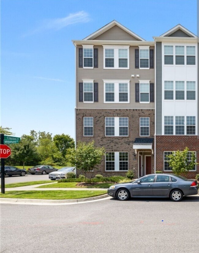 Foto del edificio - 5900 Whitehurst Ln