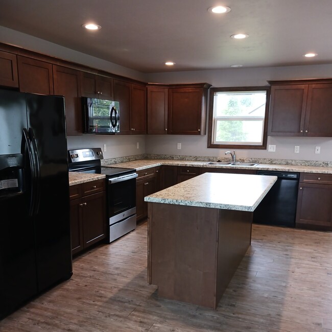 Kitchen - 1330 Moon Ridge Ct