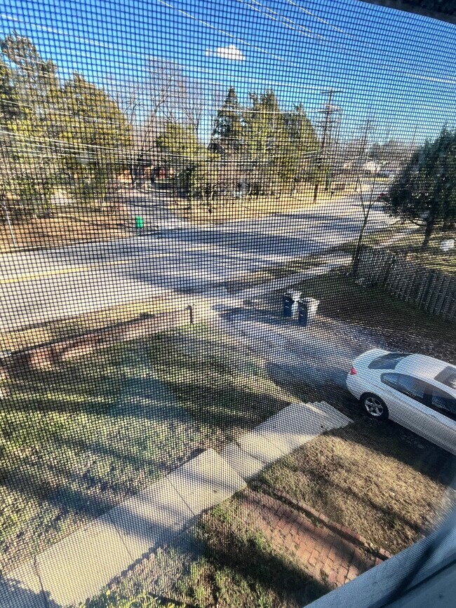 Foto del edificio - 5711 Rollins Ln