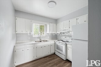Building Photo - 3330 Arlington Ave