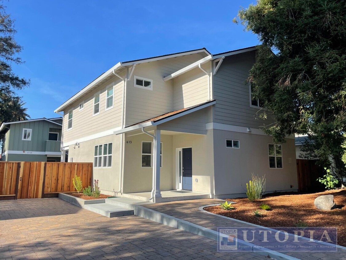 Primary Photo - Gorgeous, NEW Construction in Desirable, S...