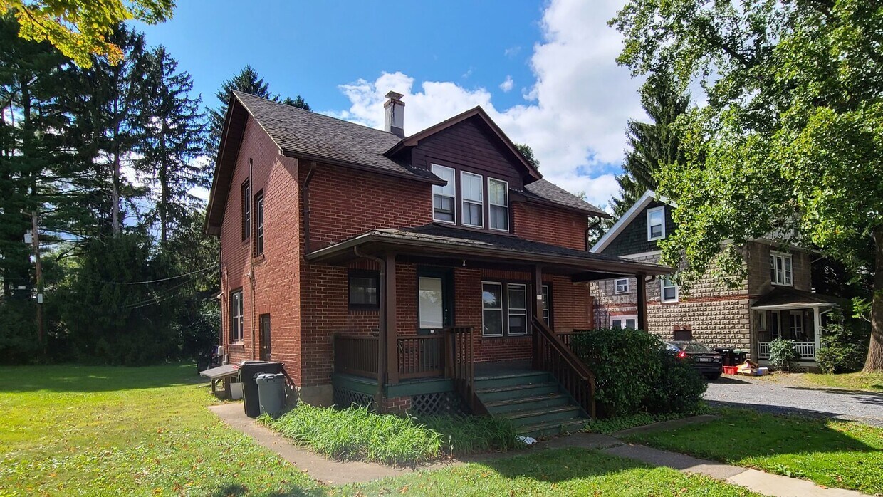 Primary Photo - Classic, Spacious 4-Bedroom 2-Bath House C...