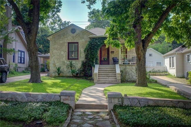 Building Photo - 2106 Kenwood Ave