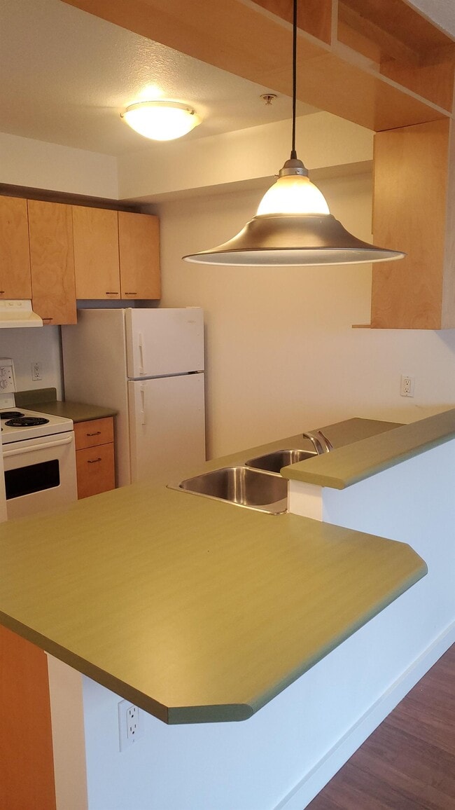 Building Photo - 238-238 Selby St