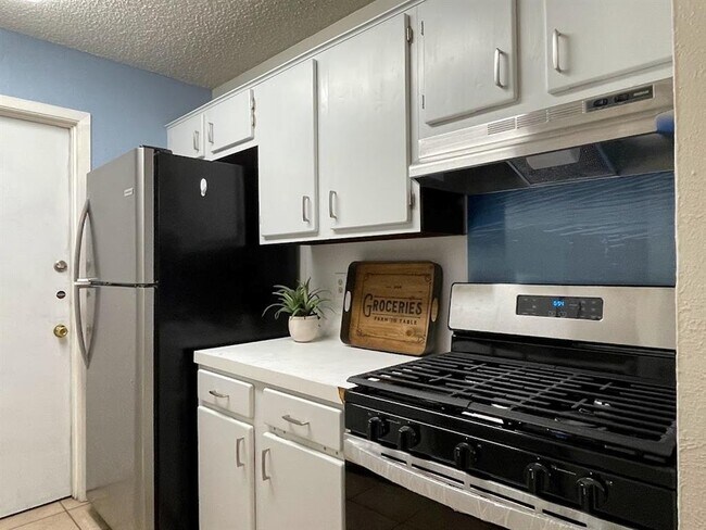 Building Photo - 1808 Prairie Knoll Ct