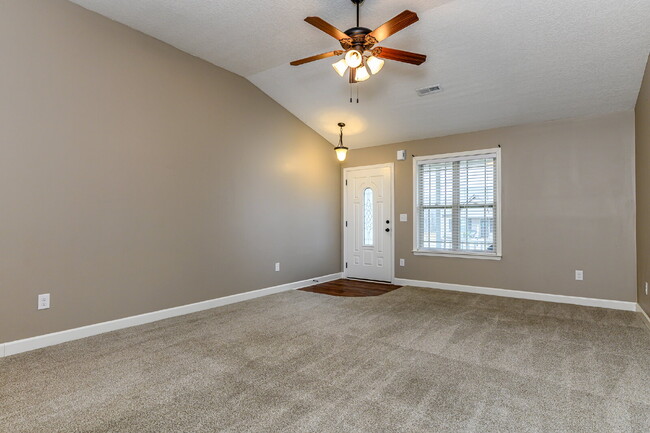Building Photo - Charming 3-bed, 2-bath, 2017-construction ...