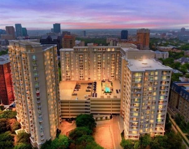 Foto del edificio - 3225 Turtle Creek Blvd Blvd
