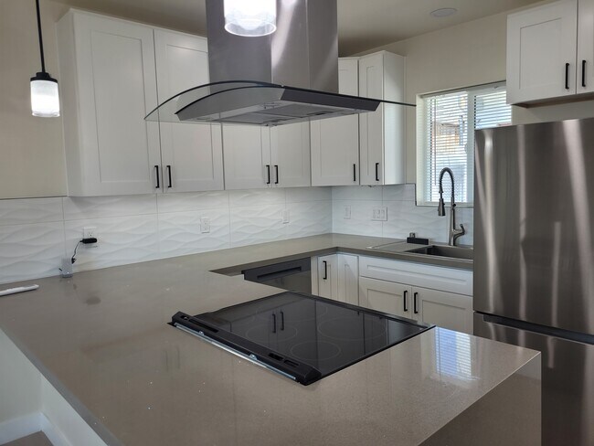 Foto del edificio - 5730 Meade Ave