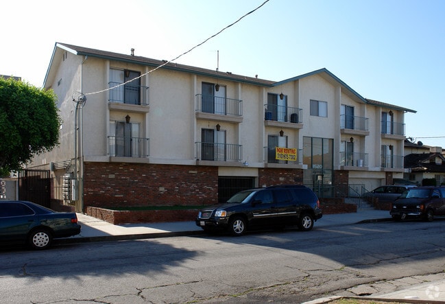 Foto principal - 11520 Menlo Ave
