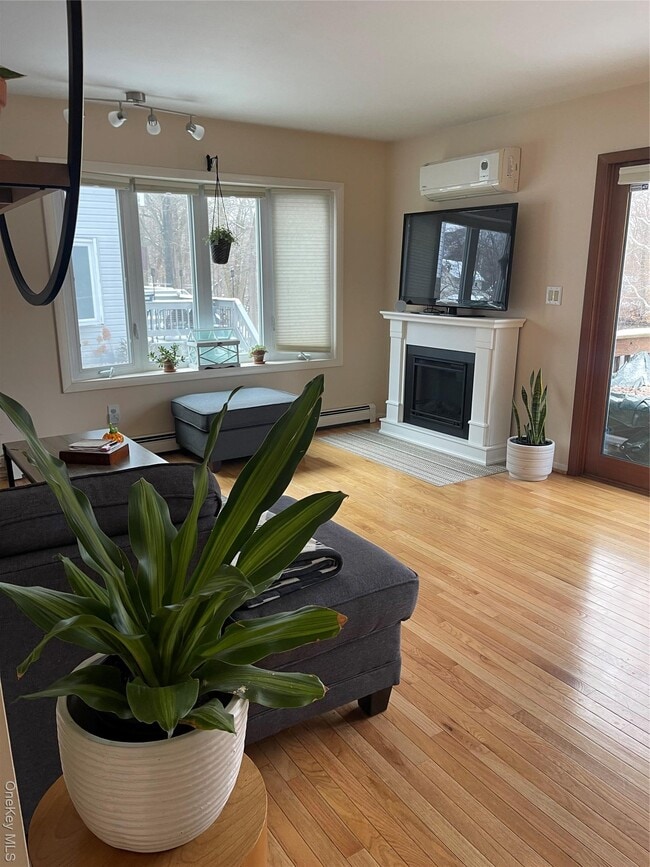 Building Photo - 48 Angela Ct