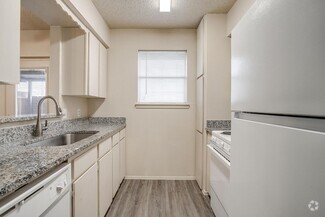 Building Photo - 1630 Crestridge Dr