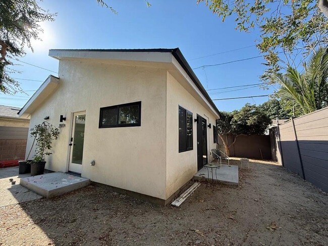 Foto del edificio - 2971 Finch St