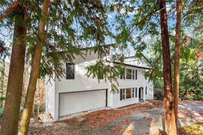 Building Photo - 2710 Margaret Mitchell Dr NW