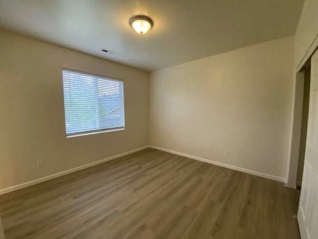 Building Photo - 660 Callahan Dr