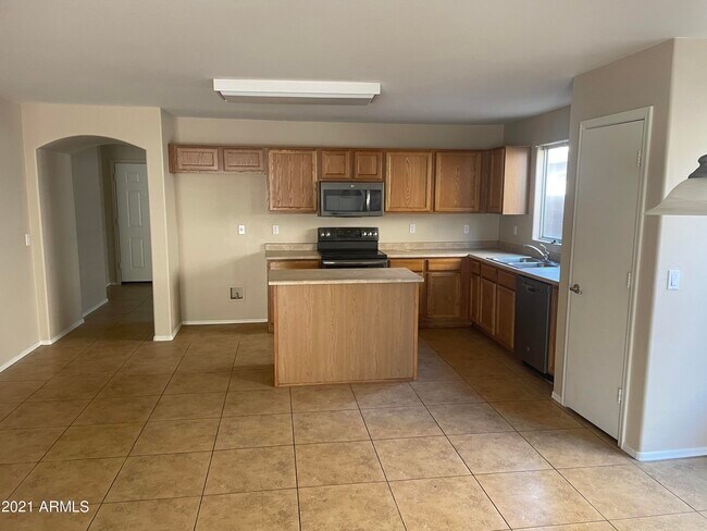 Foto del edificio - 6622 W Hess St