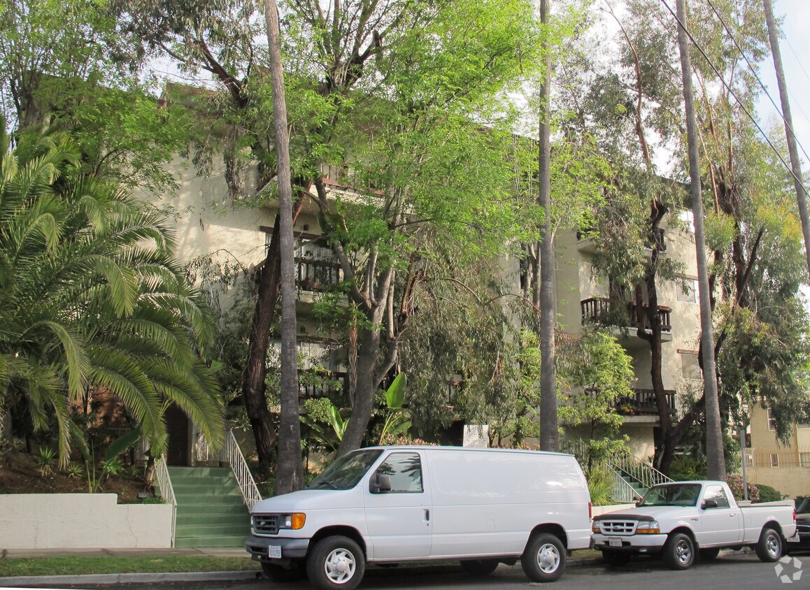 Foto del edificio - 11425 Rochester Ave