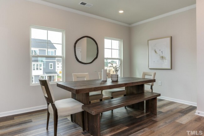 Foto del edificio - 808 Basswood Gln Trl