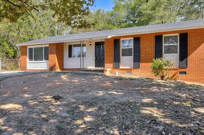 Building Photo - 3132 Collier Rd