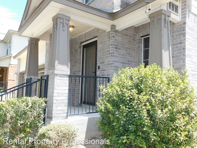 Foto del edificio - 4 br, 2.5 bath House - 10386 Oakwood Crest