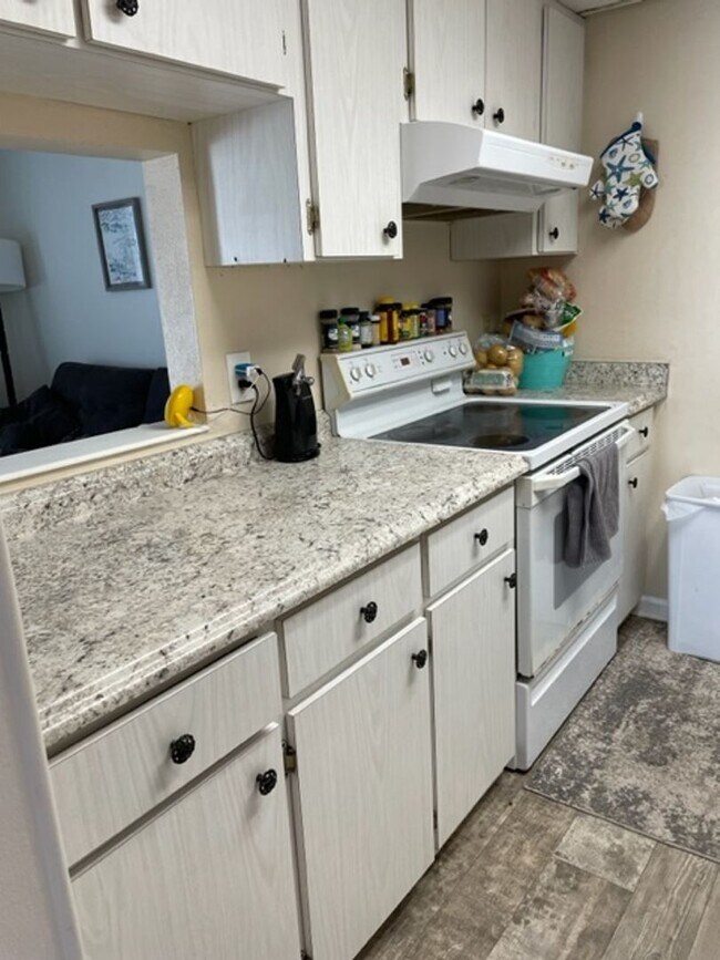 Foto del edificio - June special 50% off 1st months rent in Fa...