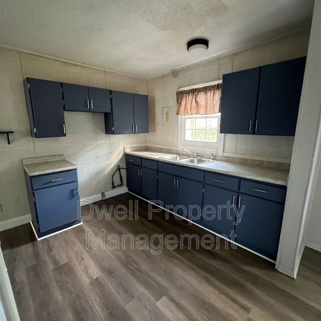 Building Photo - 1916 Dabney Dr