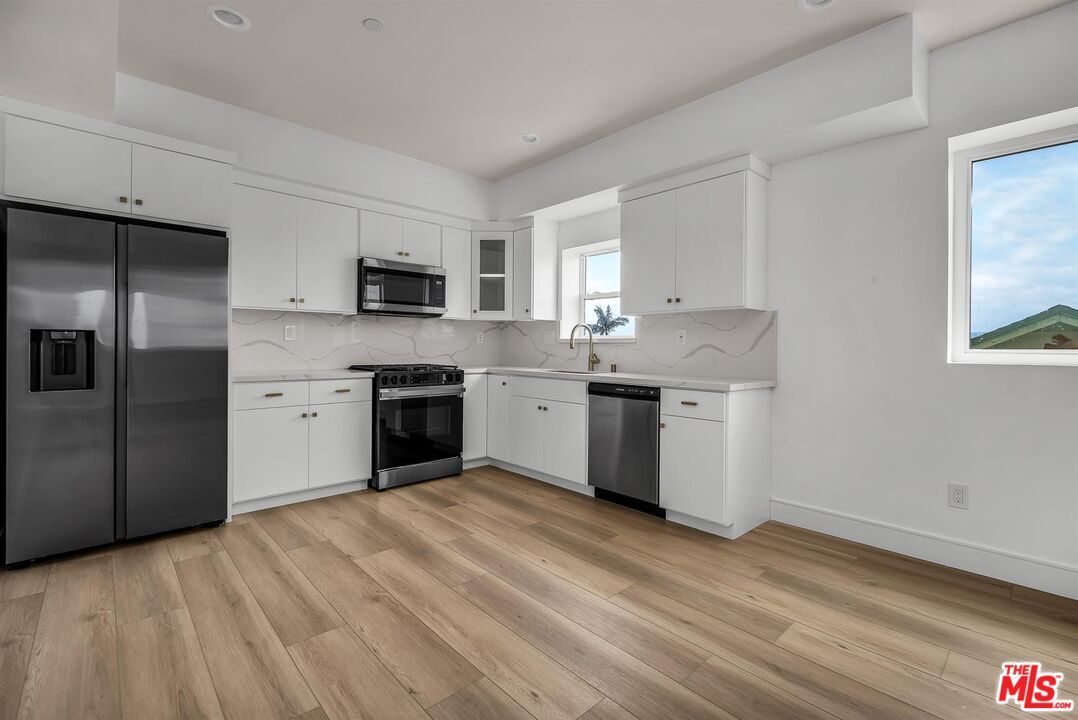 Foto principal - 4701 Saturn St