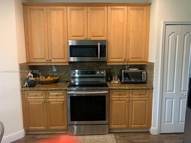 Foto del edificio - 7051 SW 162nd Ct