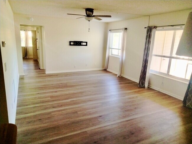 Foto del edificio - 4956 Sable Pine Cir