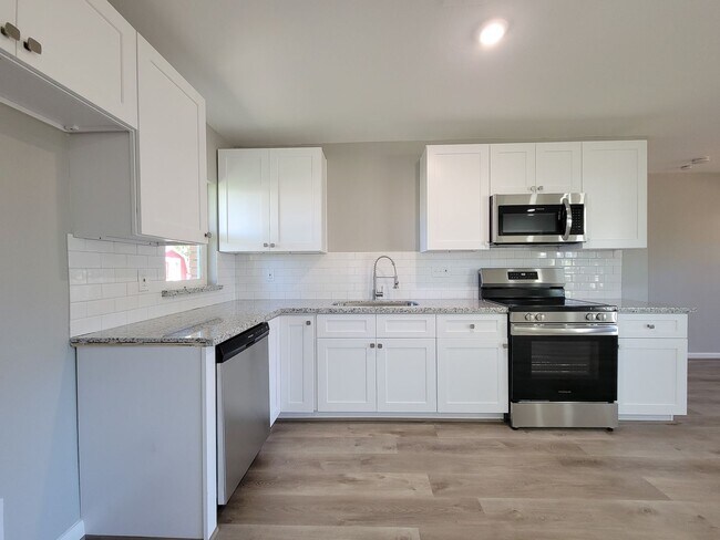 Building Photo - BEAUTIFUL REMODELED BRICK 4 BEDROOCK 2 BATH LEASE HOME IN PASADENA, TEXAS. BRAND NEW PEX PLUMBLIN...