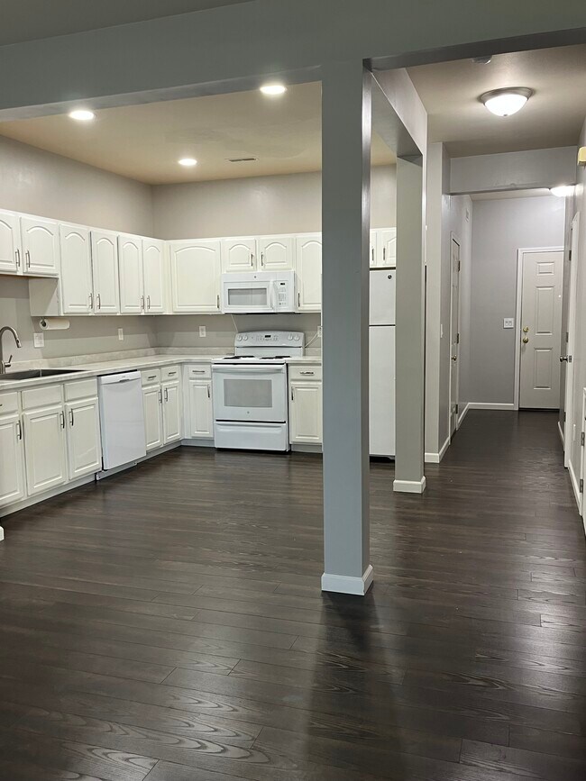 Foto del edificio - 4020 Gentry Ln