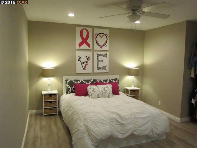 Bedroom-1 - 5472 Roundtree Pl
