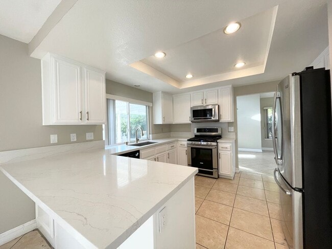 Building Photo - 440 Yellowstone Cir