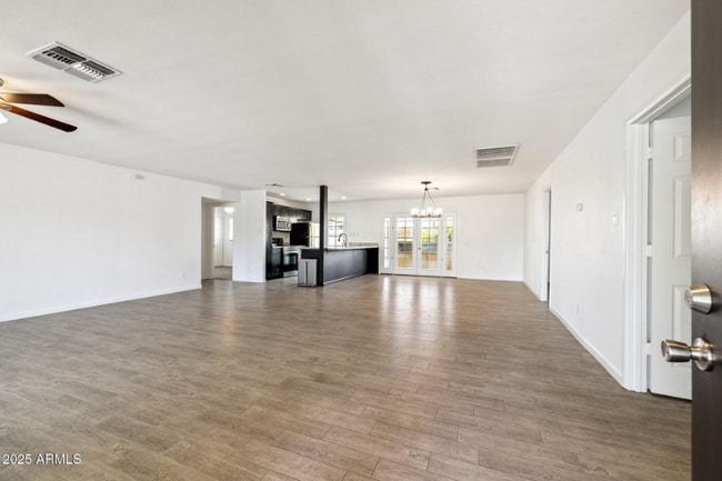 Foto del edificio - 4613 S Rita Ln