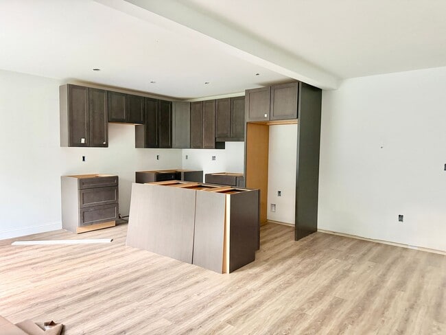 Building Photo - Brand New 3 Bedroom Townhouse for Rent