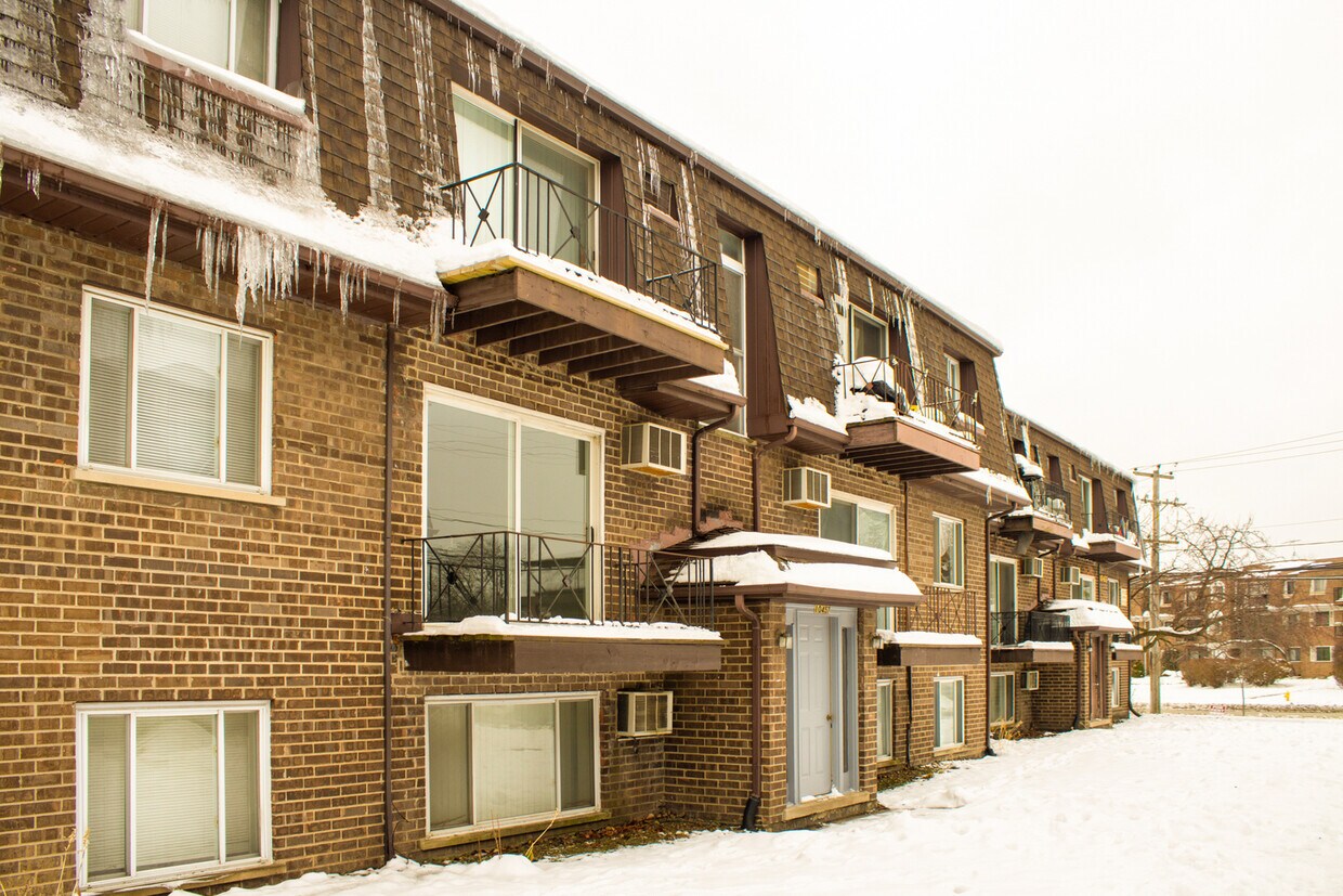 Primary Photo - 10457 Dearlove Rd