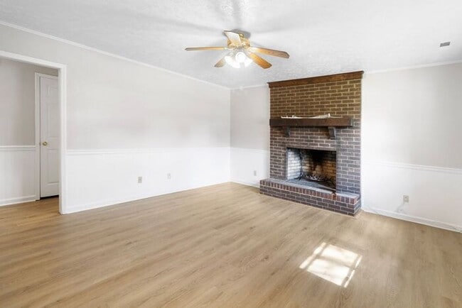 Building Photo - 3 Bedroom 1.5 Bath Ranch in Hope Mills