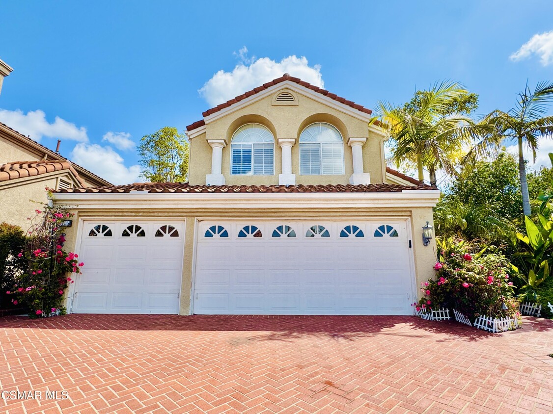 Primary Photo - 1812 Fox Springs Cir