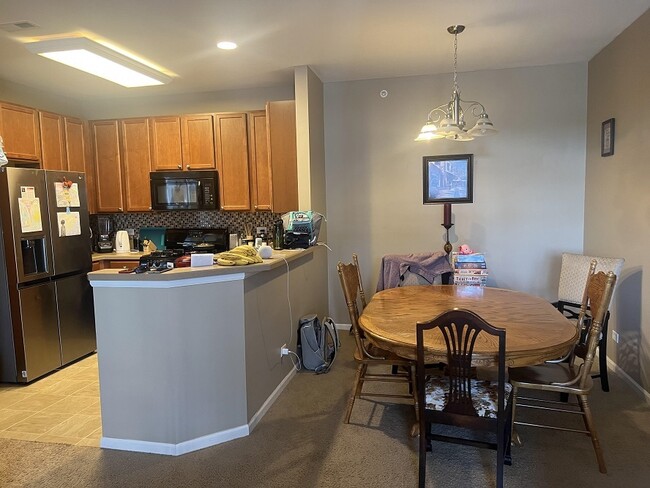 Building Photo - 2225 Aurora Dr